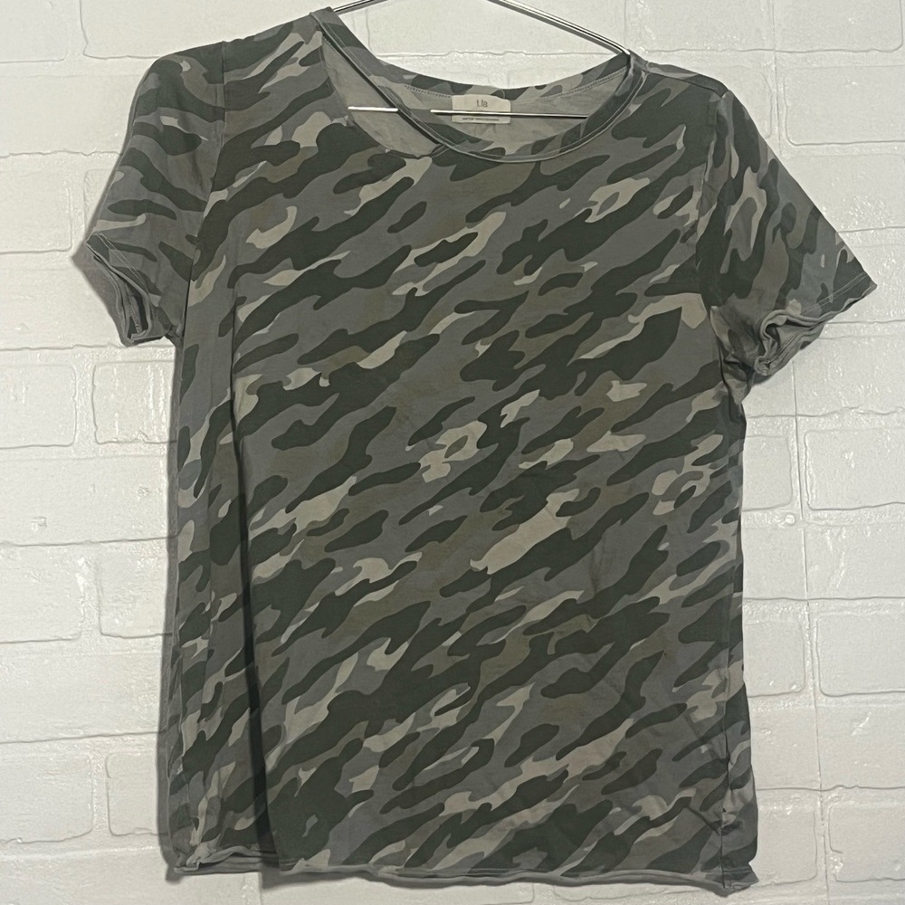 T. La Womens Green Camo Shirt 100% Cotton Casual Size Small